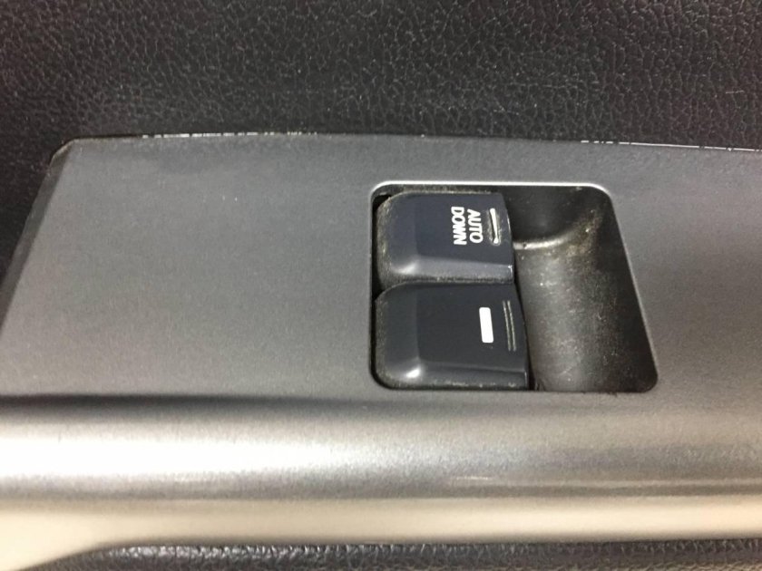 Блок управления стеклоподъемниками Рио 3