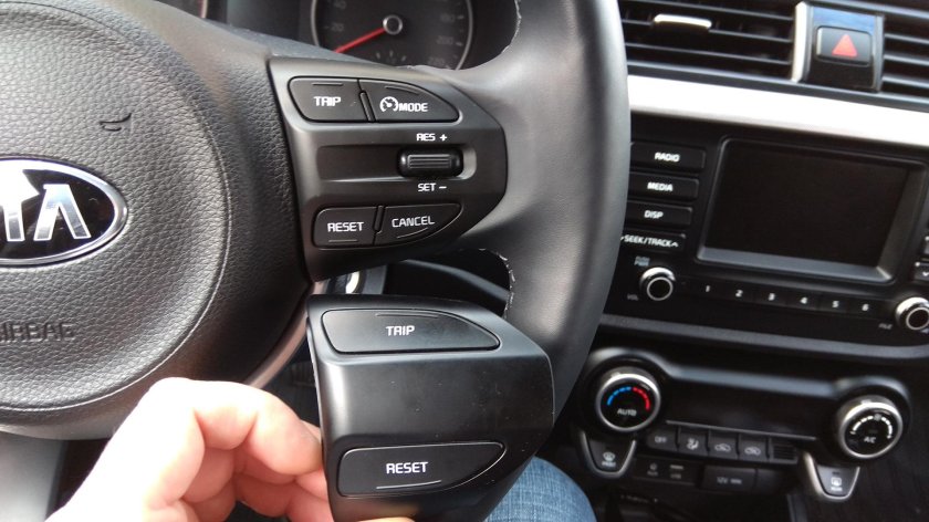 Кнопка Set в Киа Рио