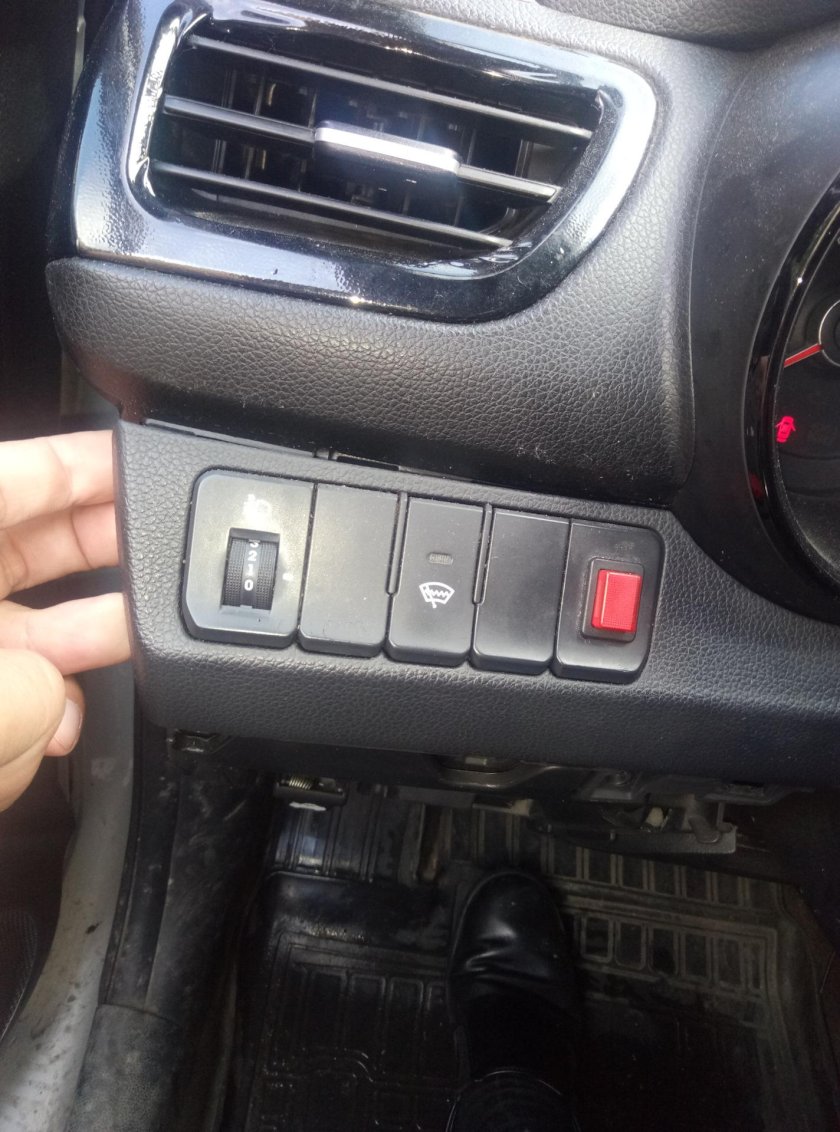 Кнопка открывания багажника Киа Рио 3