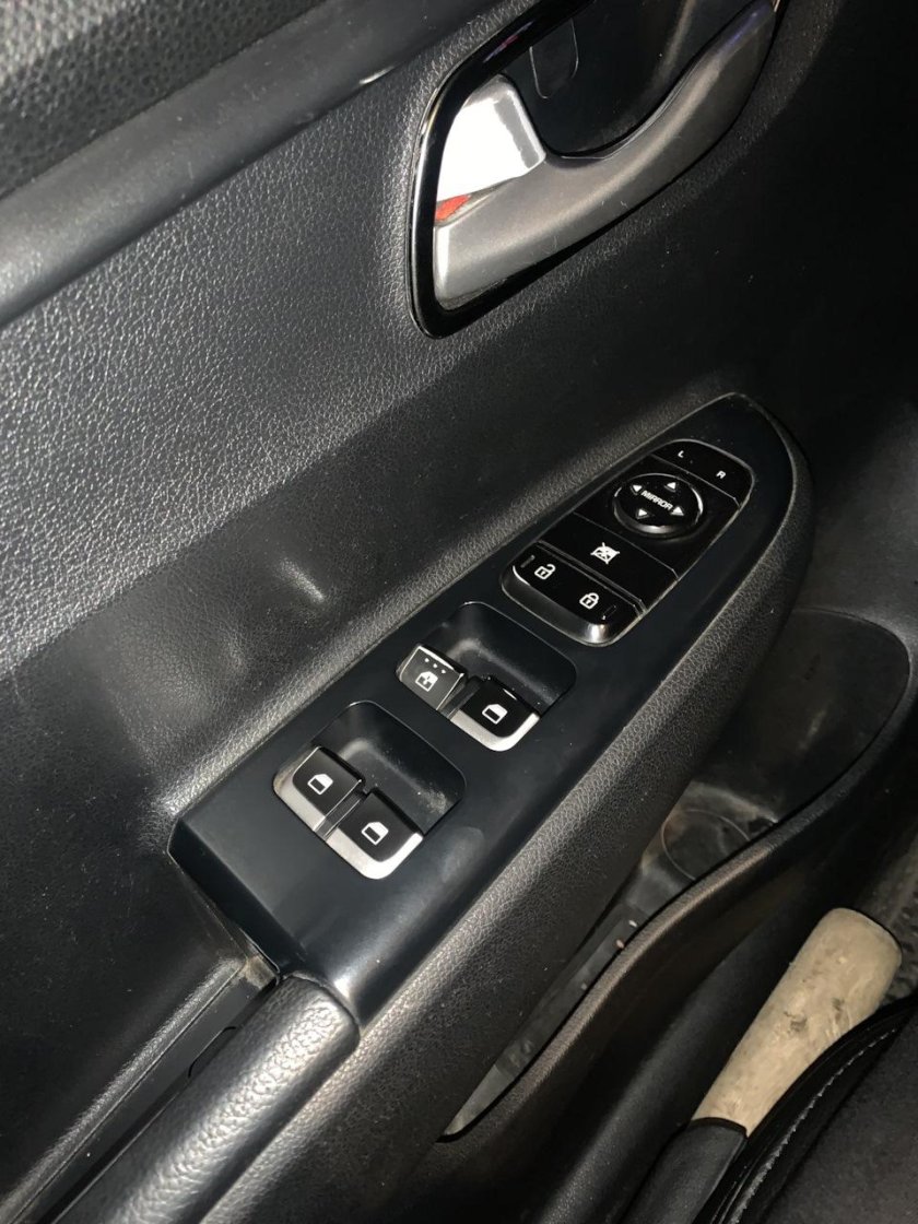 Кнопки стеклоподъемников Рио 4