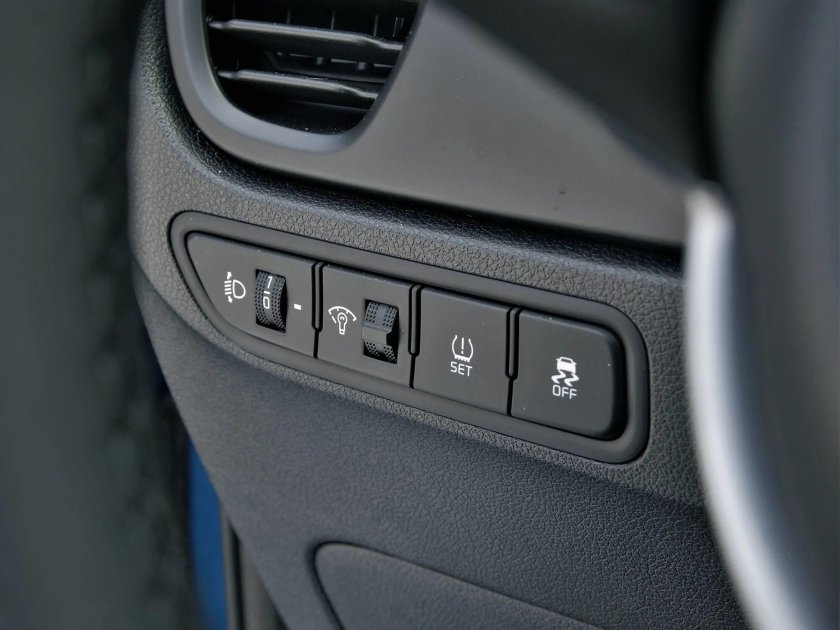 Кнопка подогрева руля Киа Рио