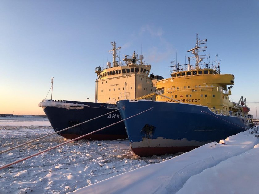 Ледокол Диксон Архангельск