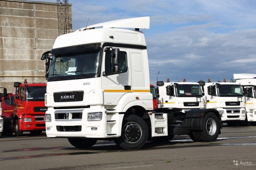 Седельный тягач КАМАЗ 5490
