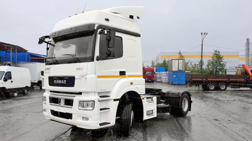 Седельный тягач КАМАЗ 5490