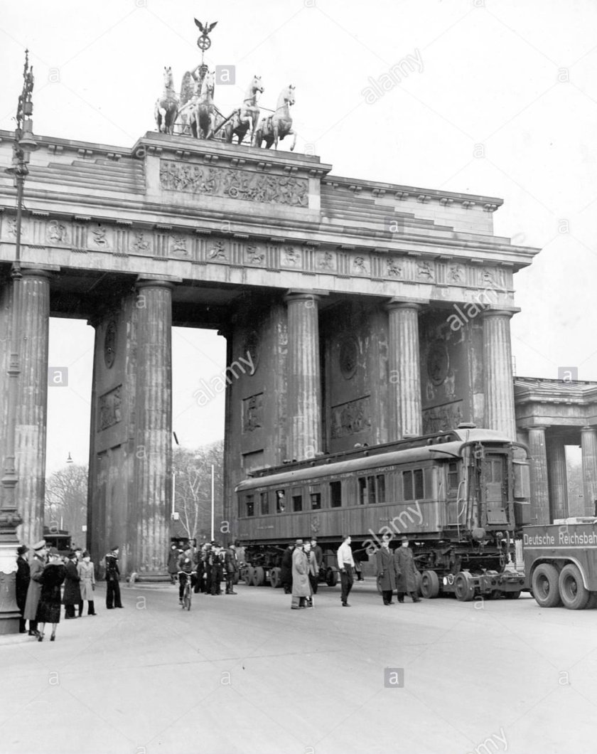 Brandenburg Gate in 1945