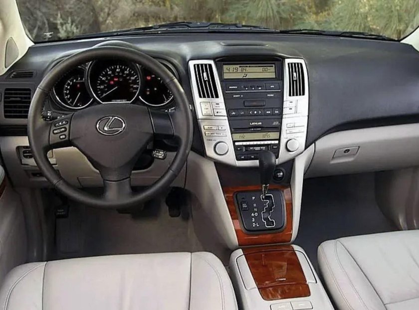 Лексус РХ 330 салон