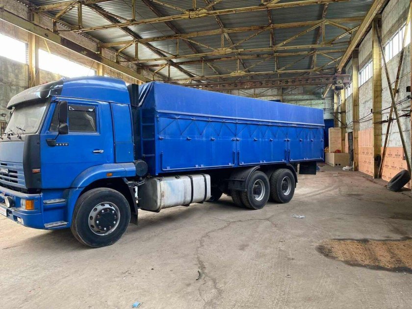 КАМАЗ 6520 зерновоз мамонт
