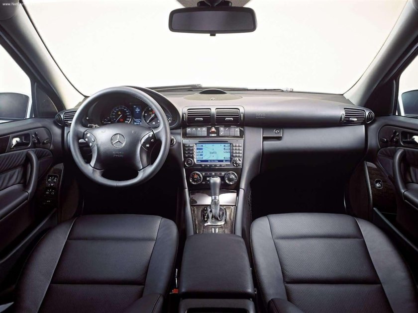 Mercedes-Benz w203 салон