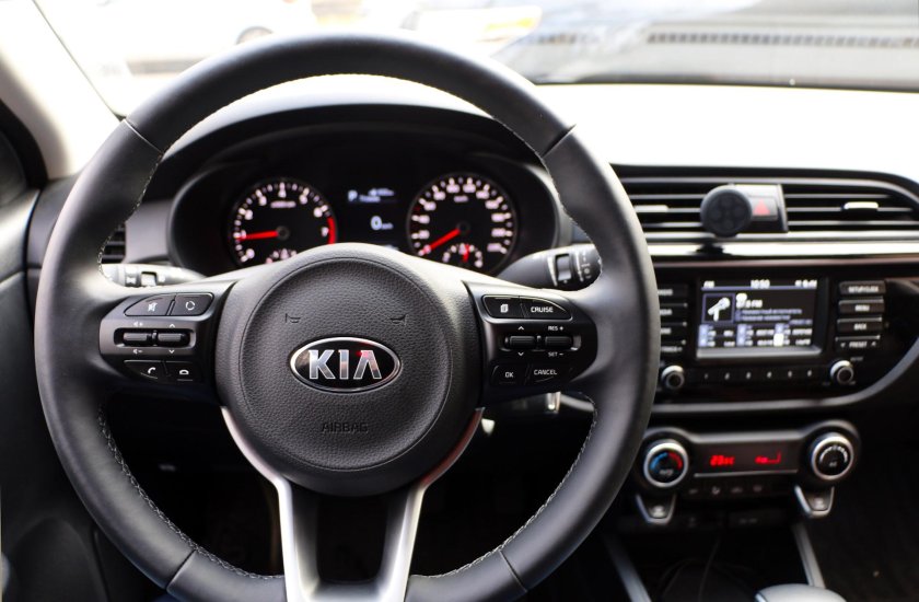 Приборная панельkia Rio x line