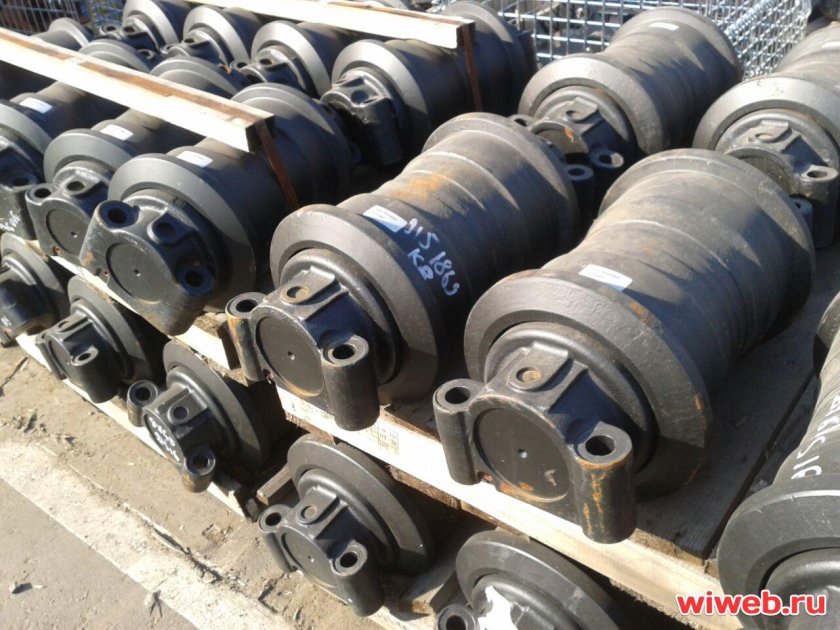 Каток опорный Хитачи 330