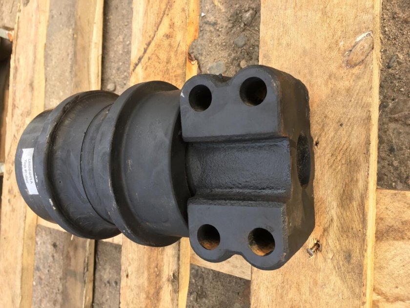 Каток поддерживающий Хитачи 200