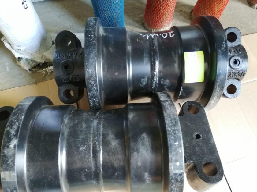 Каток опорный Хитачи 330