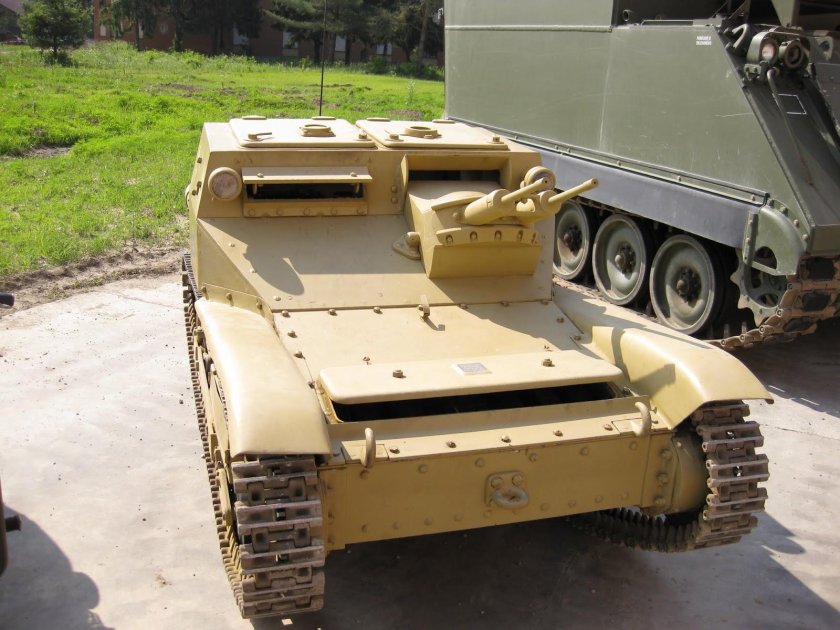 Итальянская танкетка l3 (cv3/33)