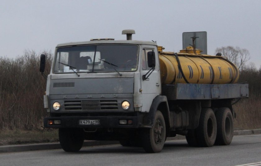 КАМАЗ 53212 молоковоз