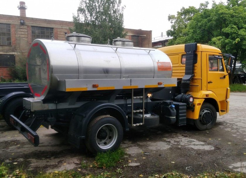 КАМАЗ 65115 водовоз