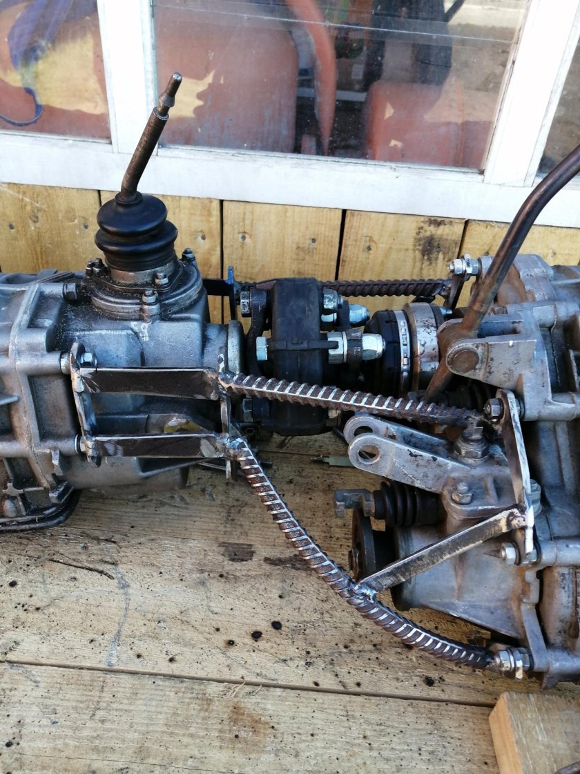 Моноблок на ВАЗ 2121 Нива (КПП+РК)