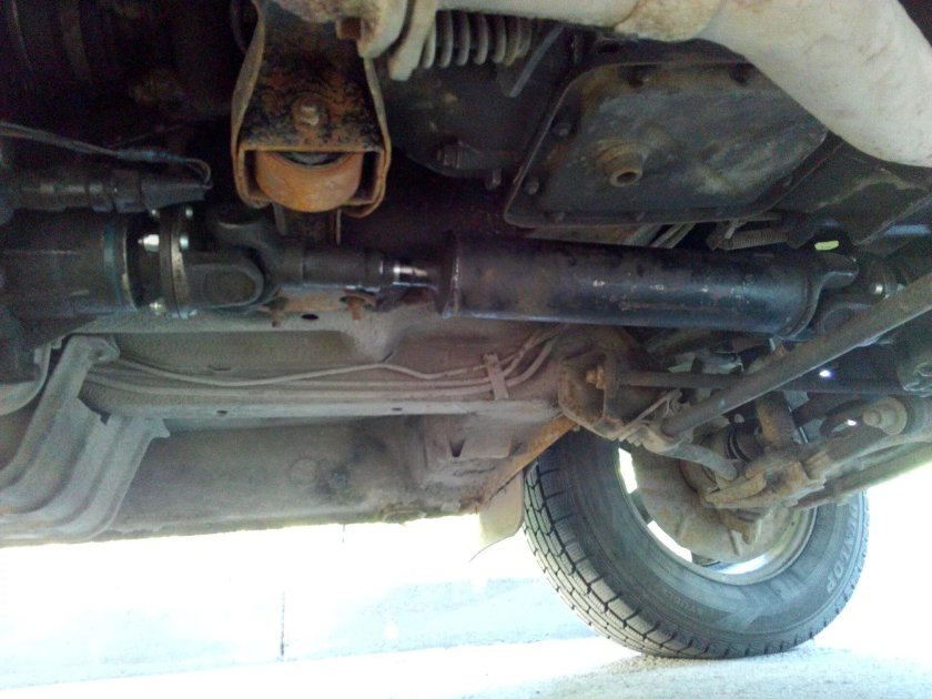 ВАЗ 2120 Надежда вид снизу