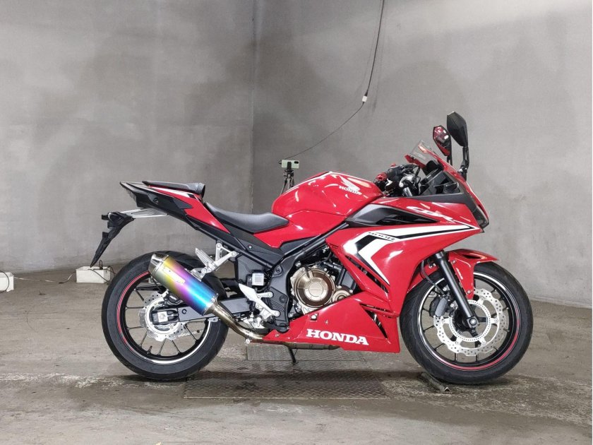 Honda CBR 650 F rc83
