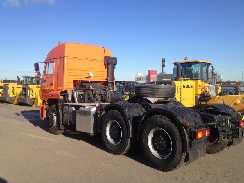 КАМАЗ-6460 седельный тягач фото