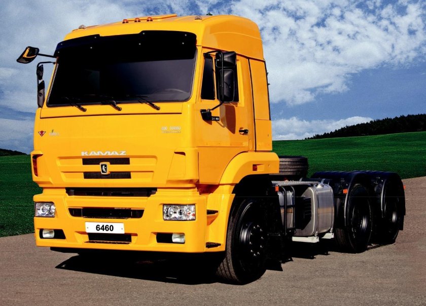 Тягач КАМАЗ 6460 028