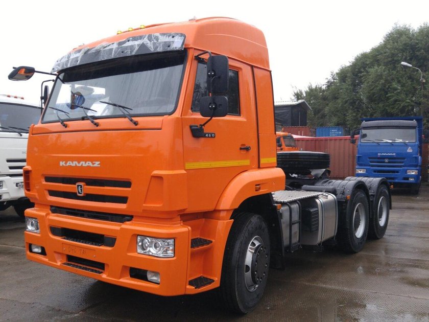 КАМАЗ-6460 седельный тягач