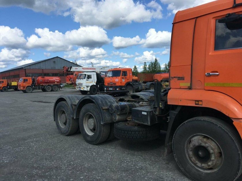 КАМАЗ 6460 бензовоз