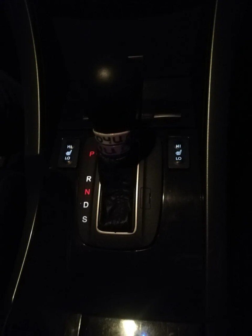 Хонда Аккорд 8 салон подсветка рычага АКПП