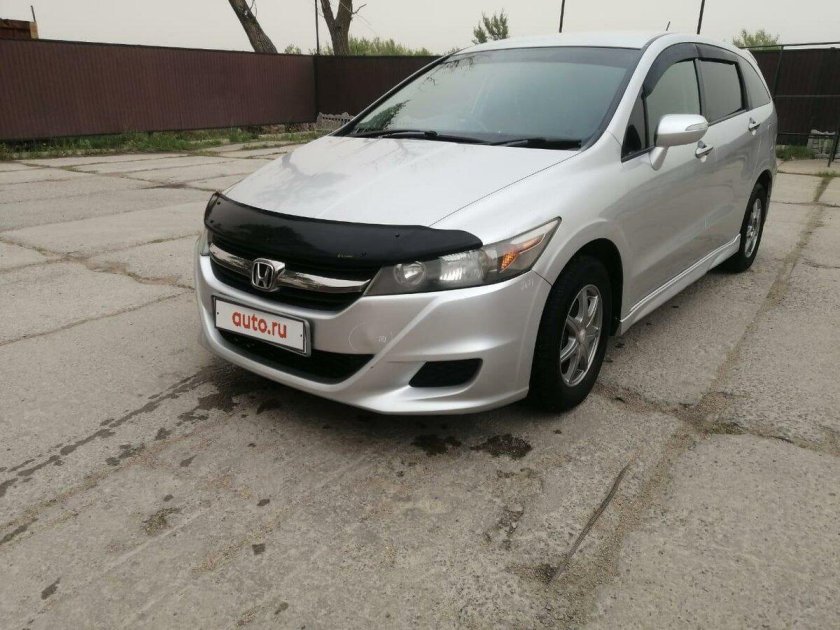 Хонда стрим 2011