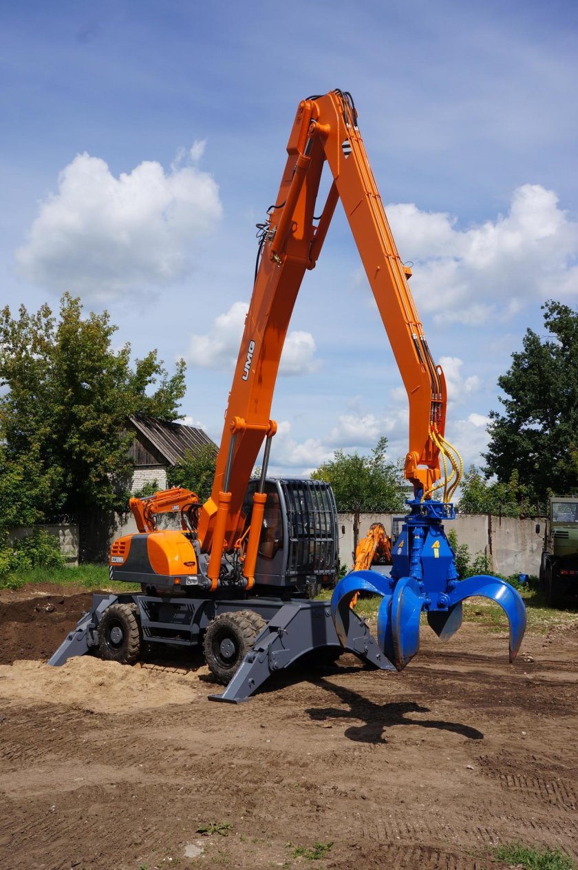 Экскаватор 230