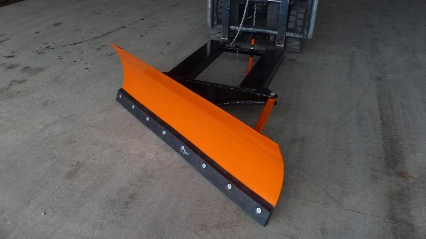 Снеговой отвал на вилочный погрузчик