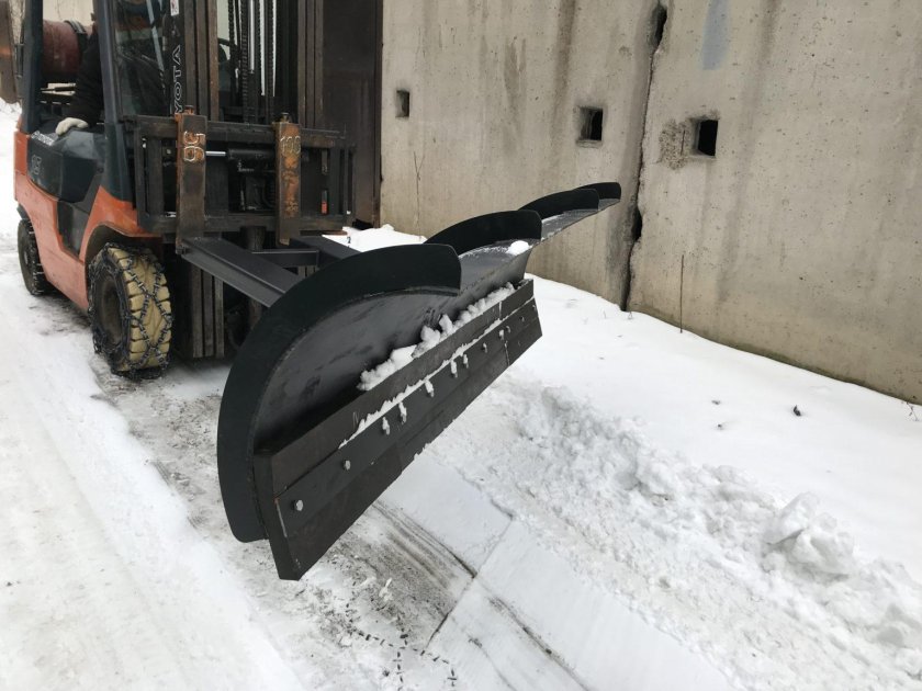 Отвал для снега на вилочный погрузчик ОВП 180.60