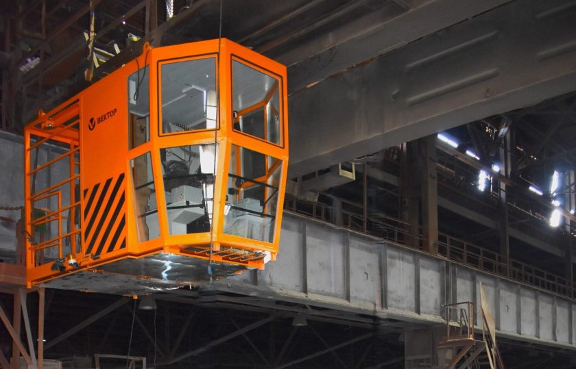 Машинист крана (крановщик мостового крана)