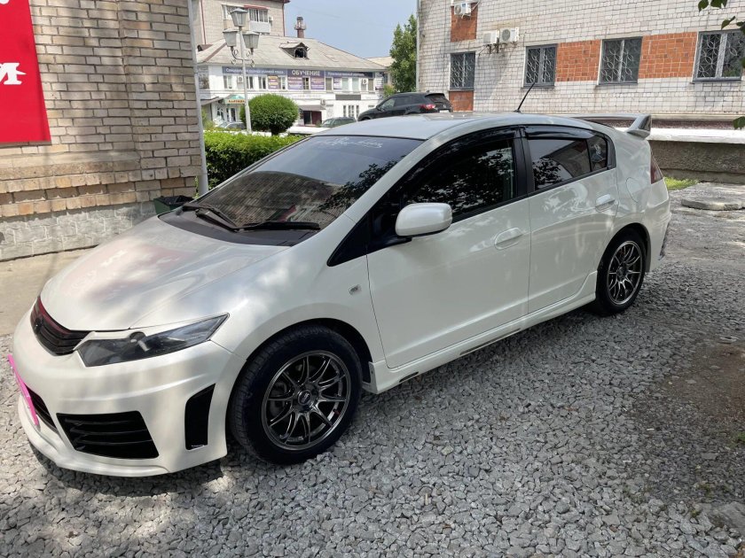Хонда Инсайт 2010 в обвесе