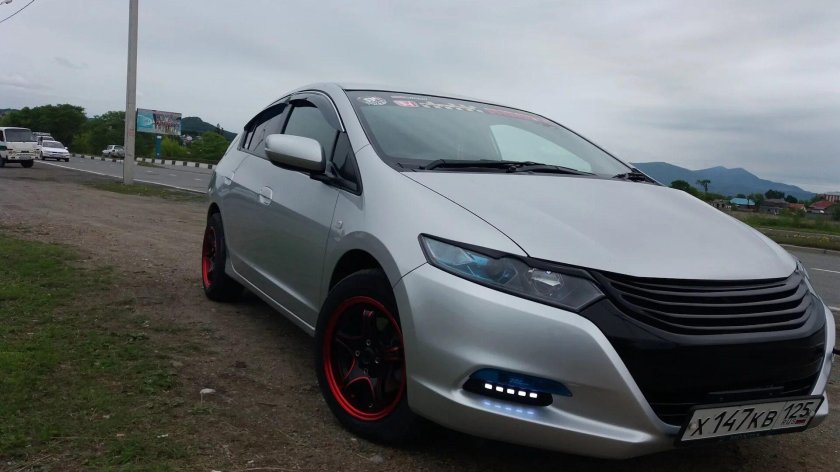 Honda Insight серый