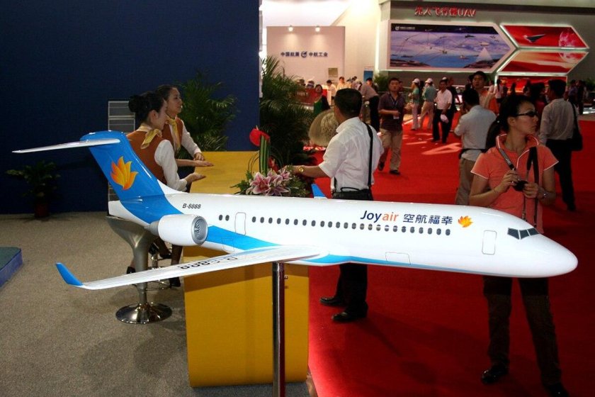 Comac arj21 XIANGFENG самолет