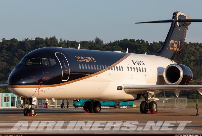 Comac arj21
