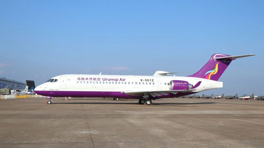 Китайский пассажирский самолет arj21