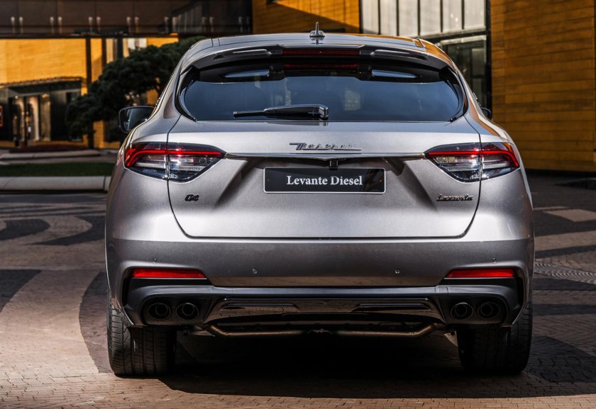 Мазерати леванте 2021