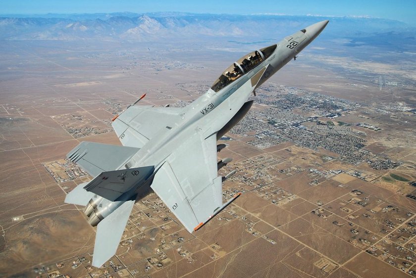 Истребитель "f/a-18c Hornet"