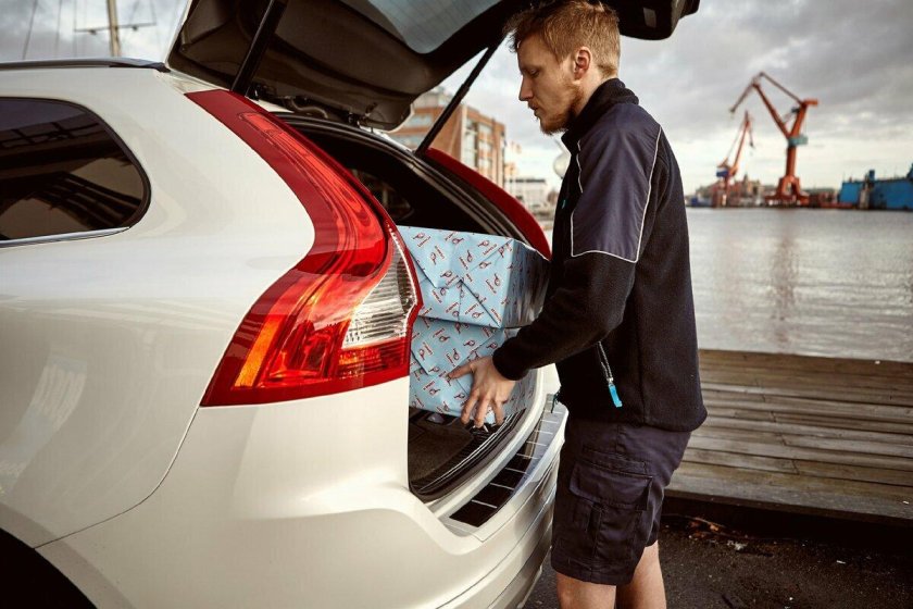 Доставщик на авто