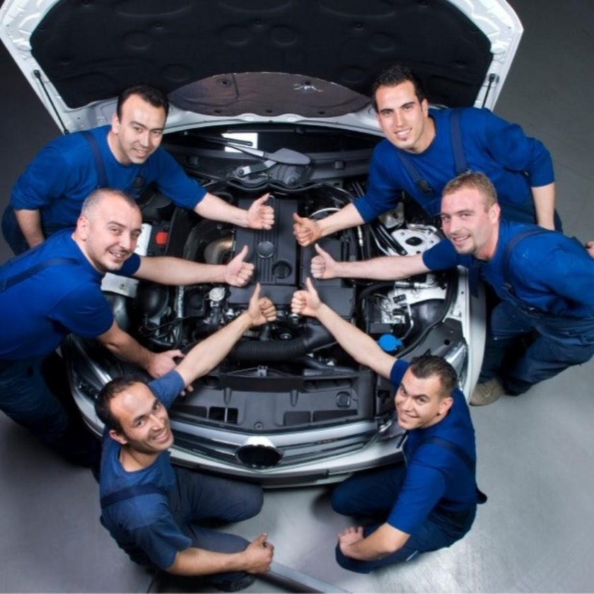 Работник автосервиса