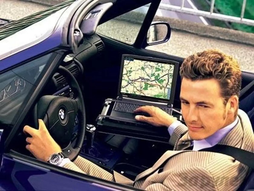 Ноутбук в машине