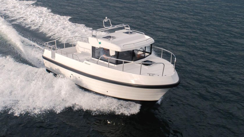 Яхта катер