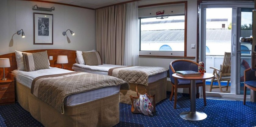 Теплоход Россия каюты