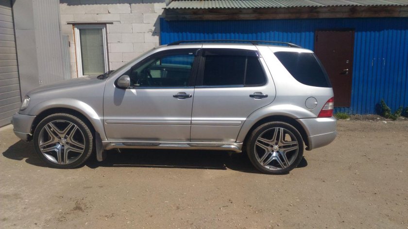 Мерседес мл 163 на 20 колесах