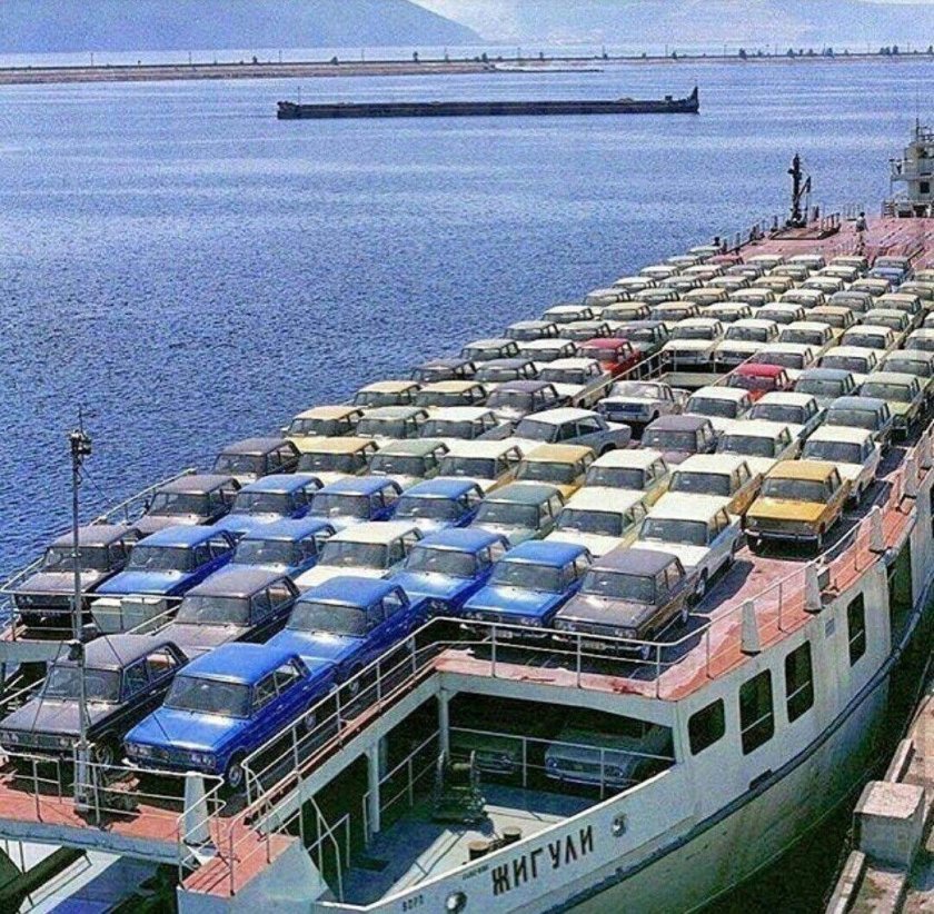 Баржа Жигули