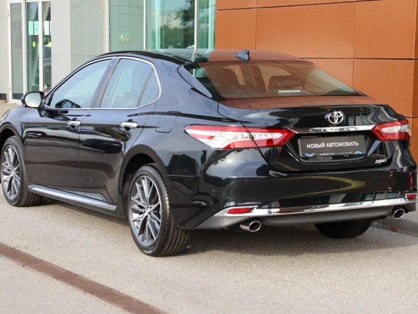 Toyota camry черная