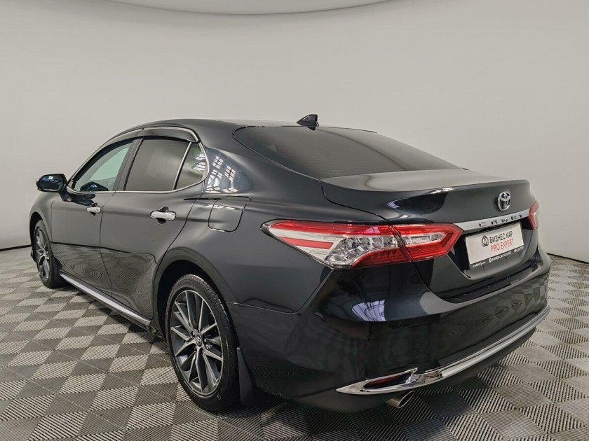 Toyota camry viii (xv70)