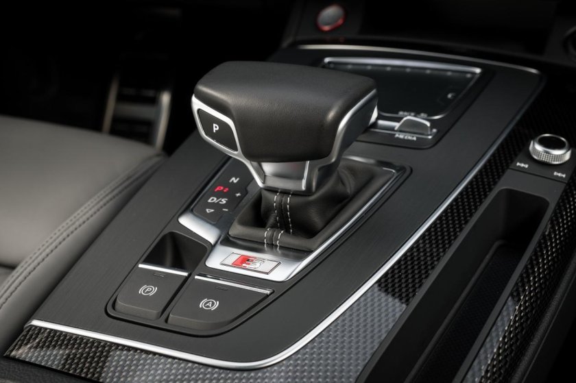 Робот с двумя сцеплениями