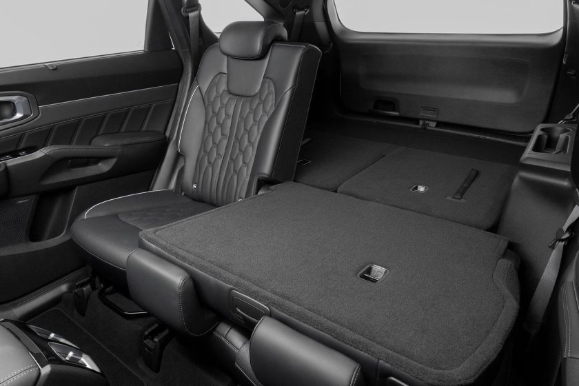 Киа Соренто 2022 салон